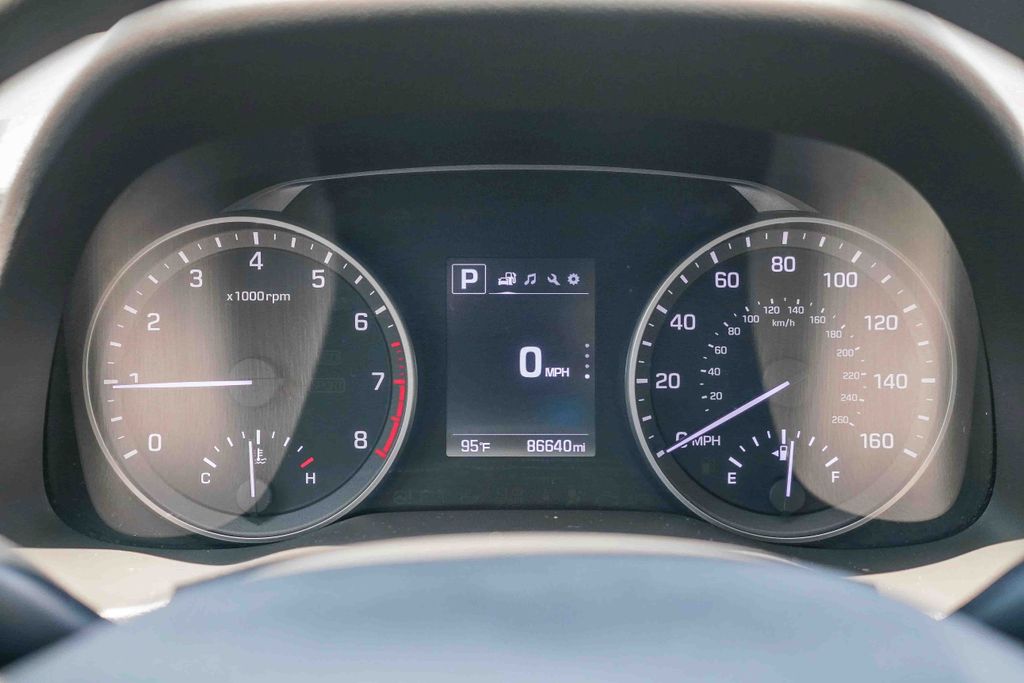Thumbnail: 2018 Hyundai Elantra - 14