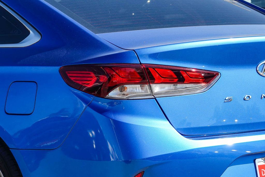 Thumbnail: 2018 Hyundai Sonata - 18