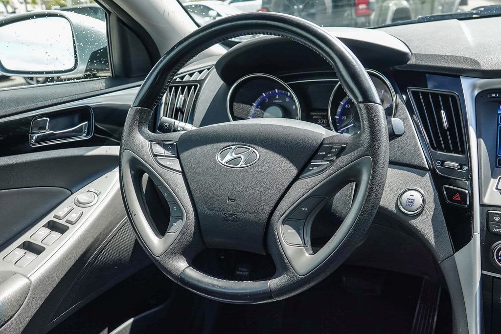 Thumbnail: 2013 Hyundai Sonata - 7