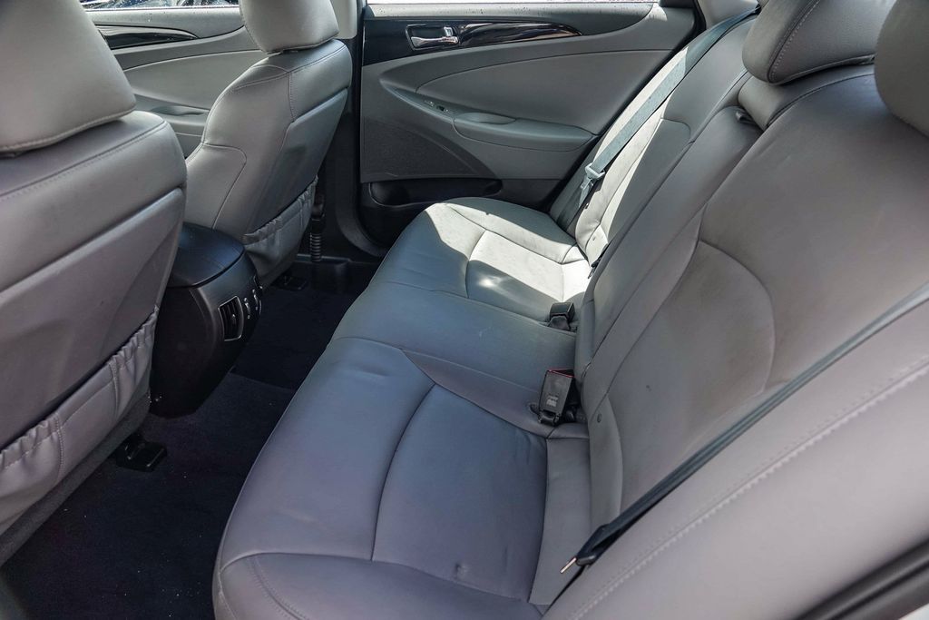 Thumbnail: 2013 Hyundai Sonata - 10