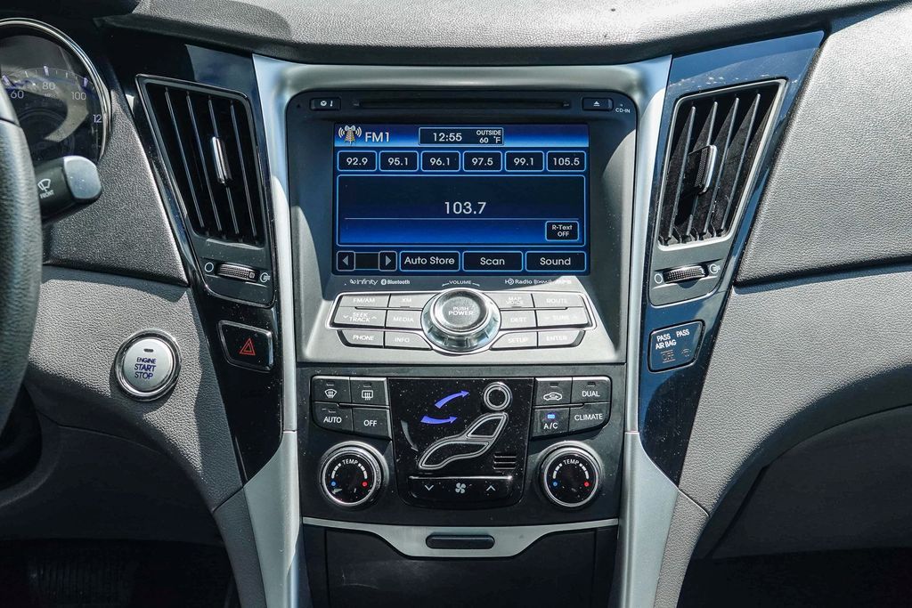 Thumbnail: 2013 Hyundai Sonata - 11