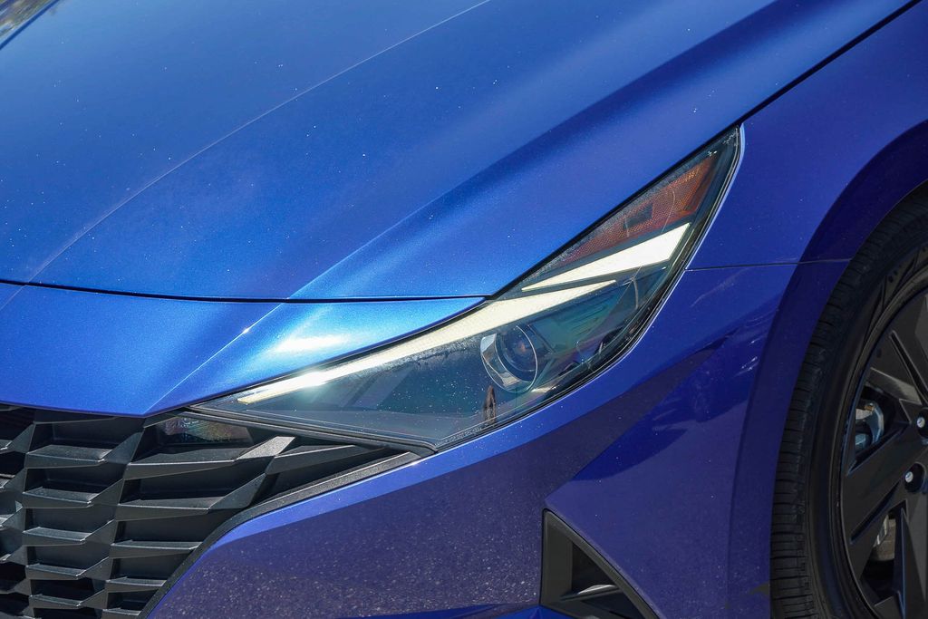 Thumbnail: 2022 Hyundai Elantra - 20