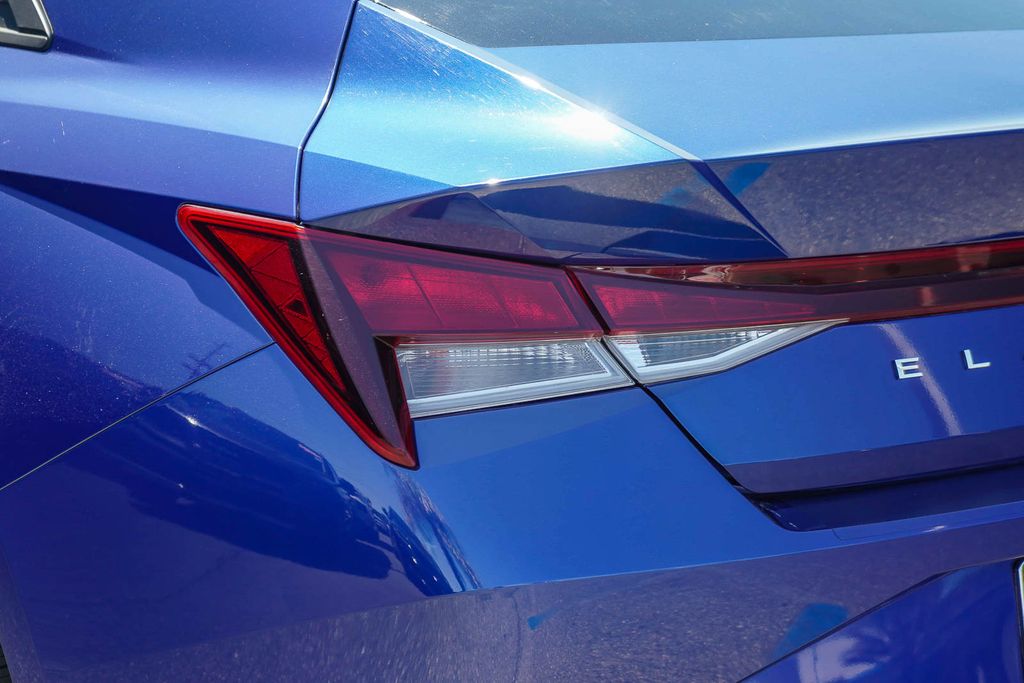 Thumbnail: 2022 Hyundai Elantra - 19