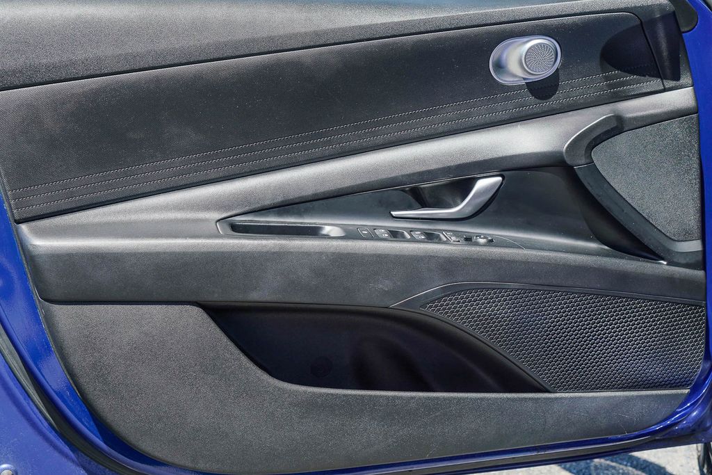 Thumbnail: 2022 Hyundai Elantra - 23