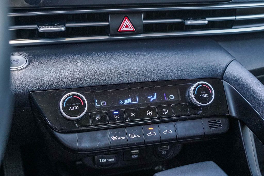 Thumbnail: 2022 Hyundai Elantra - 26