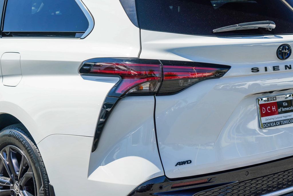 Thumbnail: 2024 Toyota Sienna - 19