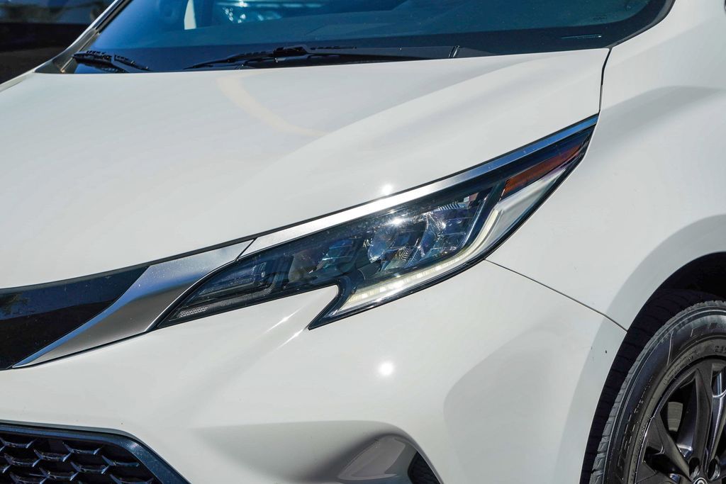 Thumbnail: 2024 Toyota Sienna - 20