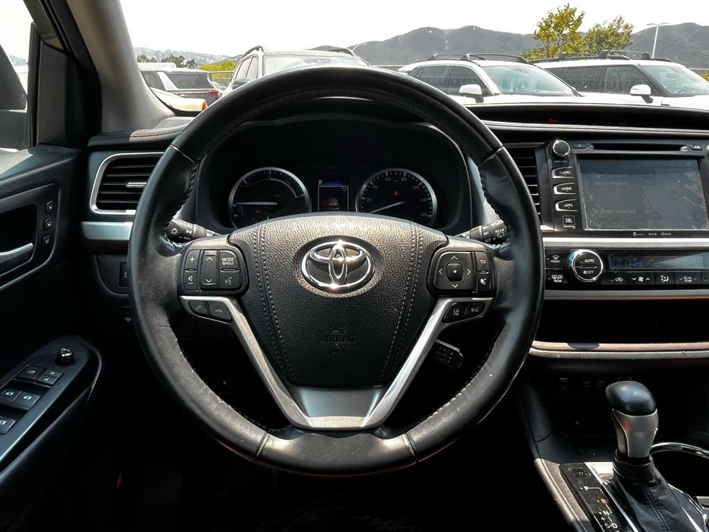 Thumbnail: 2018 Toyota Highlander - 8