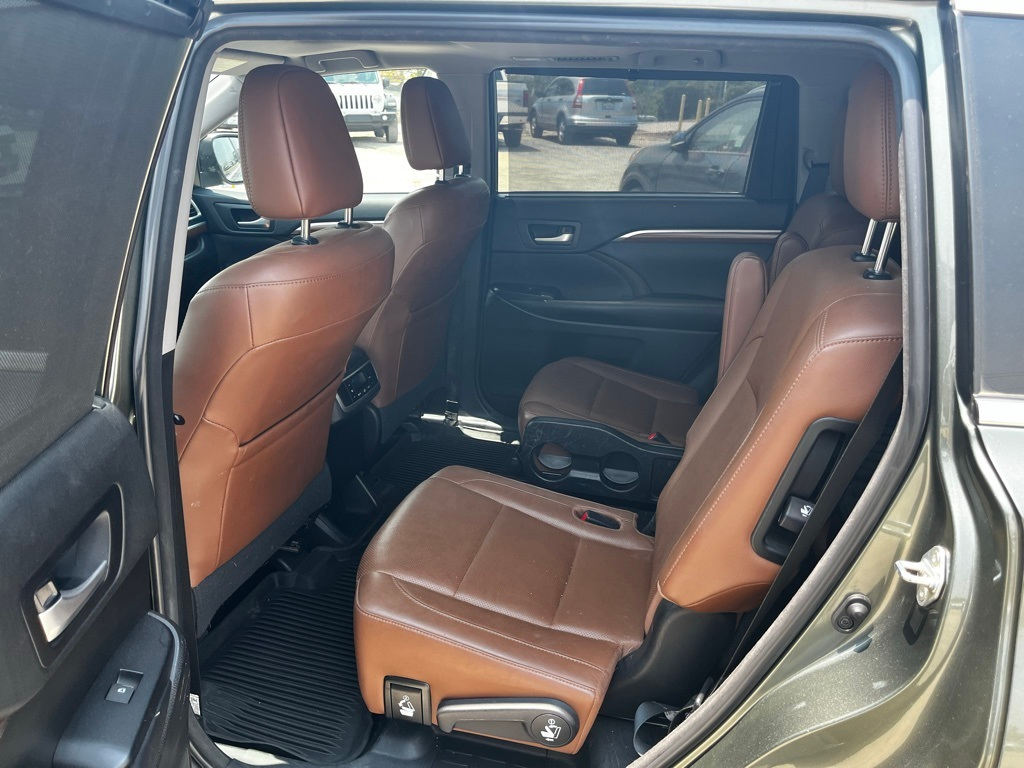 Thumbnail: 2018 Toyota Highlander - 11