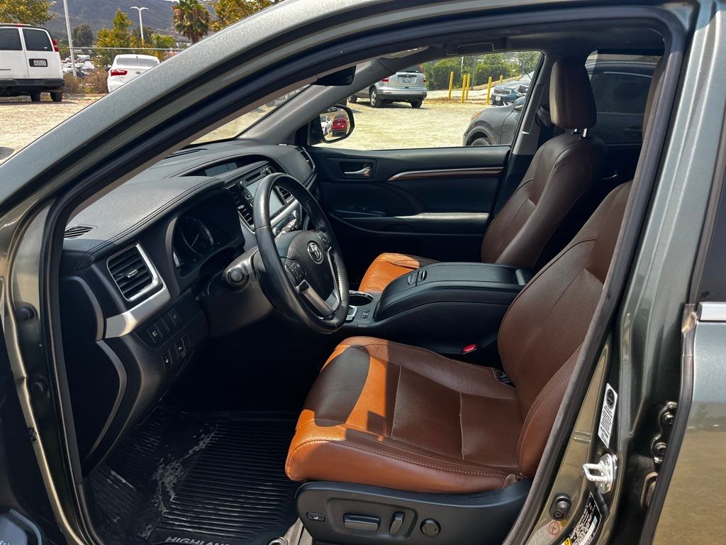 Thumbnail: 2018 Toyota Highlander - 9