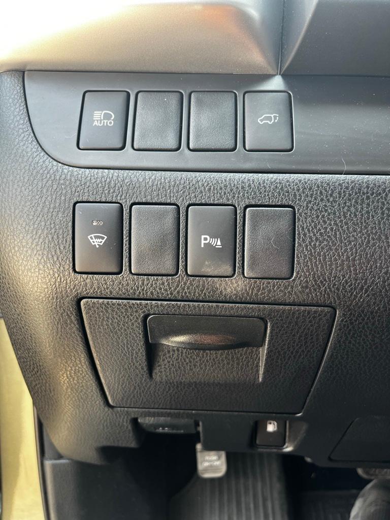 Thumbnail: 2018 Toyota Highlander - 21