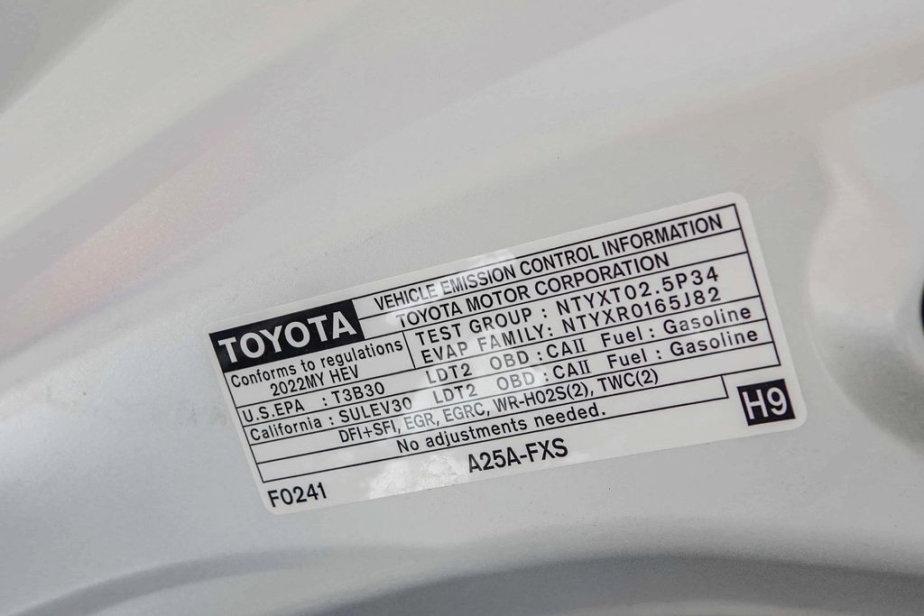 Thumbnail: 2022 Toyota Highlander - 16