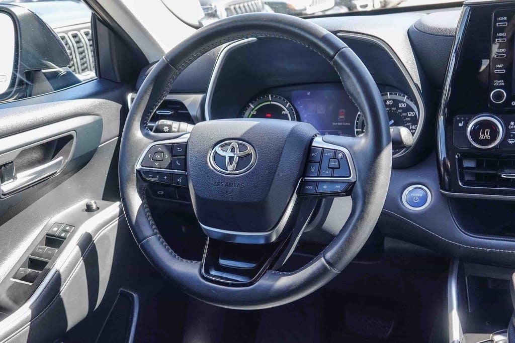 Thumbnail: 2021 Toyota Highlander - 7