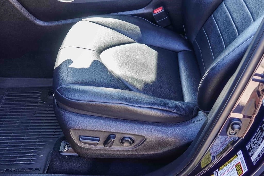 Thumbnail: 2021 Toyota Highlander - 22