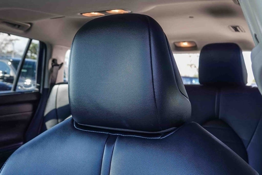 Thumbnail: 2021 Toyota Highlander - 24