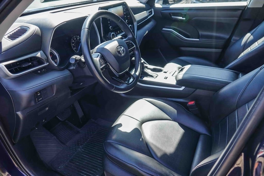 Thumbnail: 2021 Toyota Highlander - 9