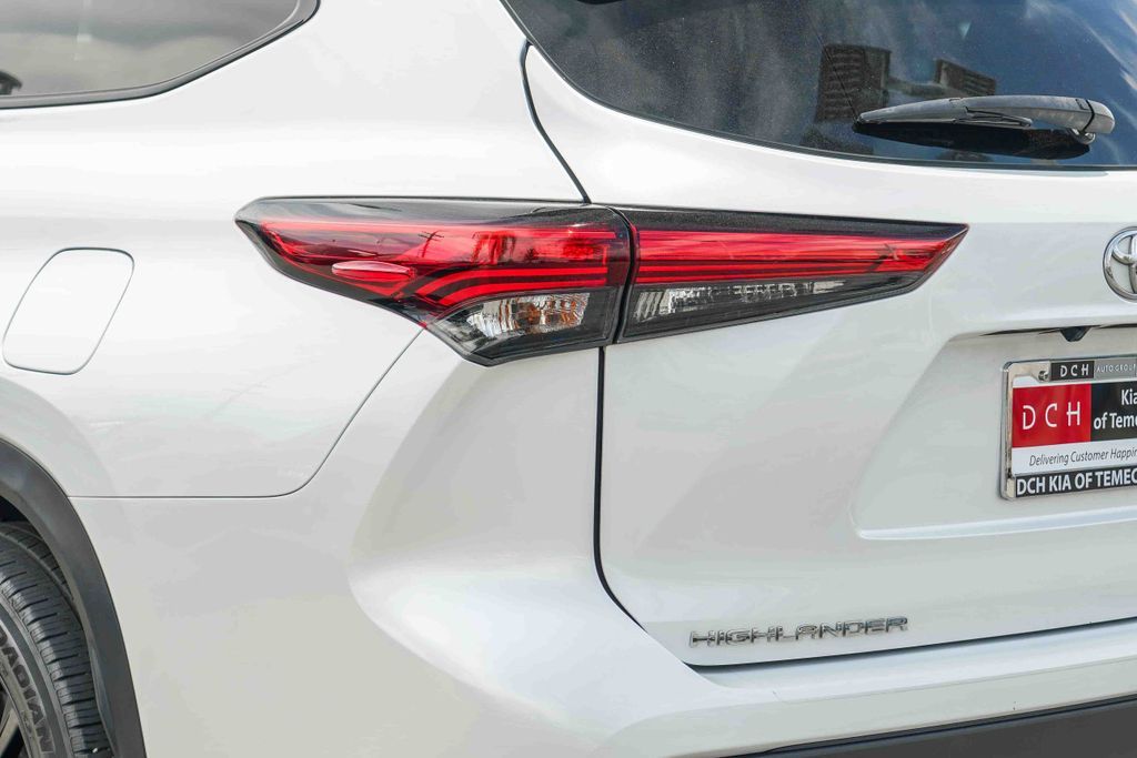 Thumbnail: 2023 Toyota Highlander - 19