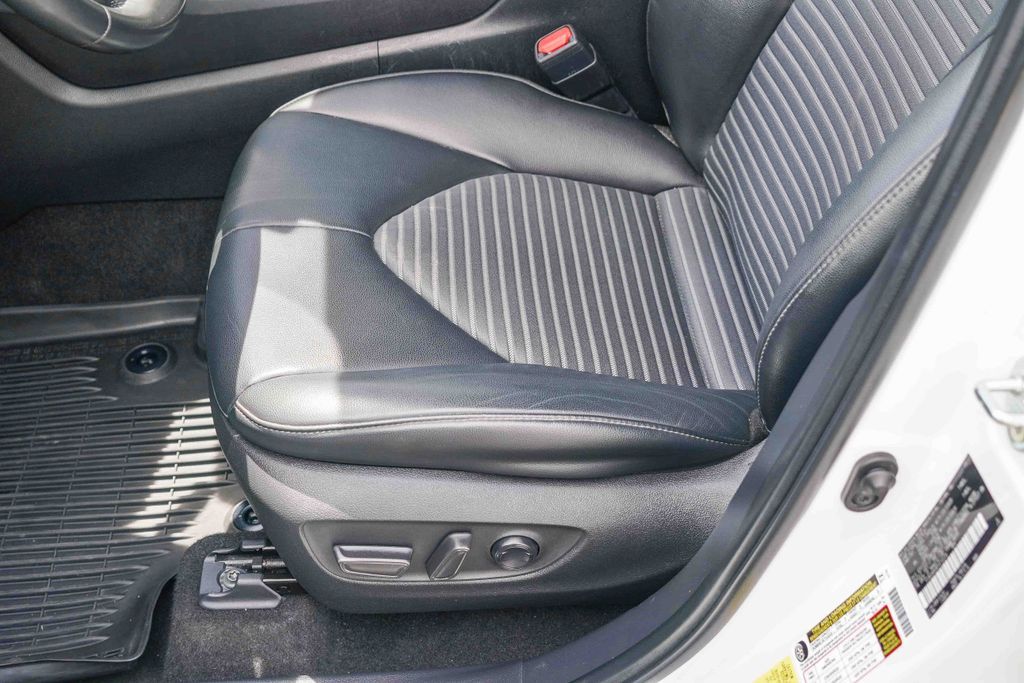 Thumbnail: 2023 Toyota Highlander - 24