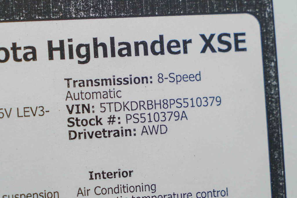 Thumbnail: 2023 Toyota Highlander - 28