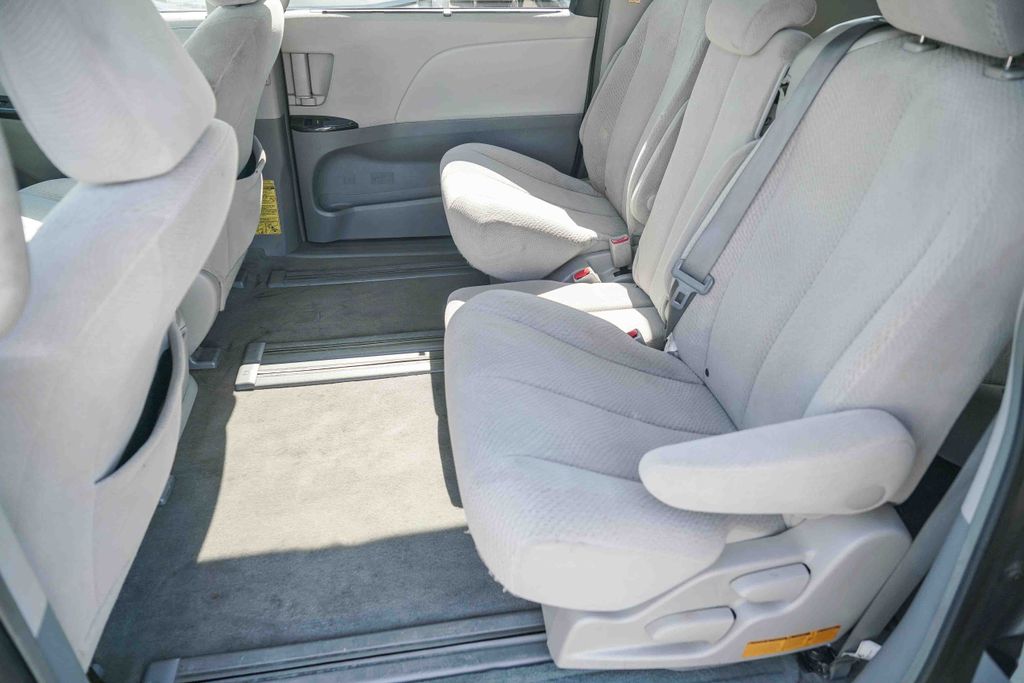 Thumbnail: 2012 Toyota Sienna - 11