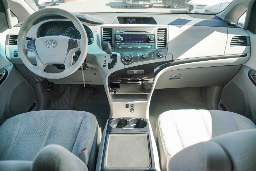 Thumbnail: 2012 Toyota Sienna - 2