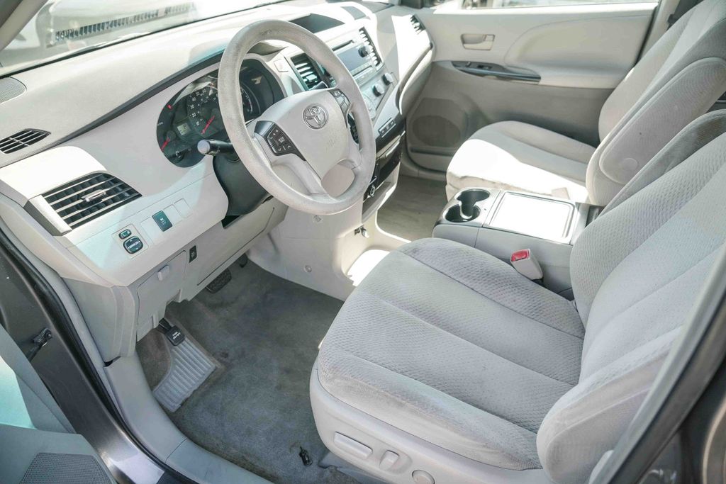 Thumbnail: 2012 Toyota Sienna - 10