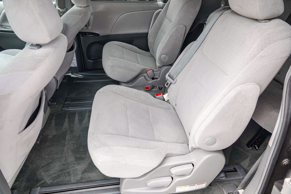 Thumbnail: 2015 Toyota Sienna - 11