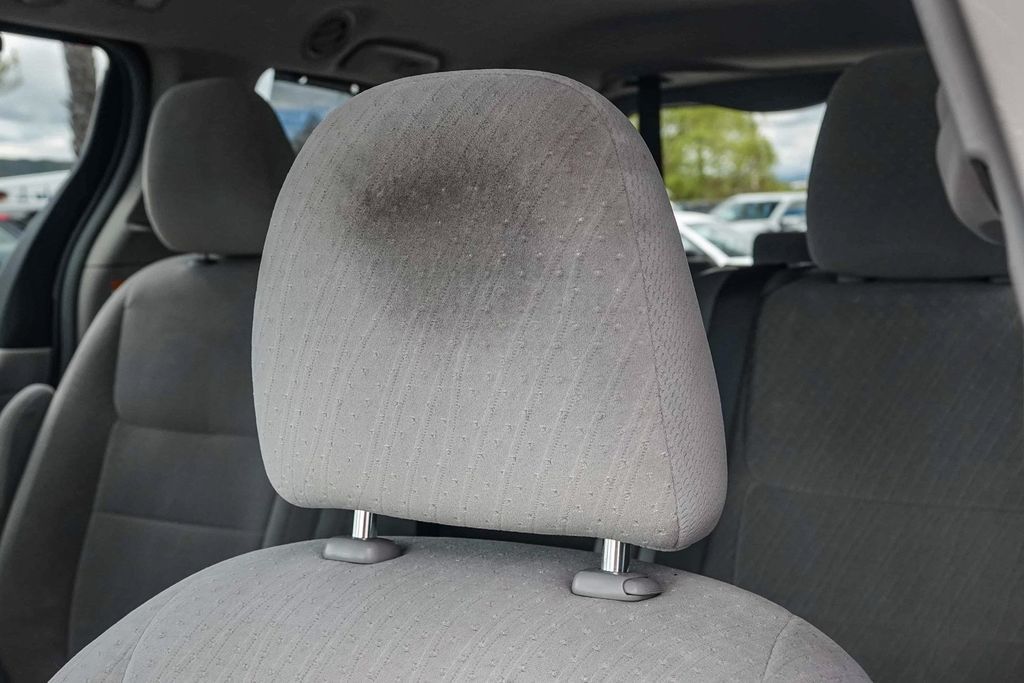 Thumbnail: 2015 Toyota Sienna - 26