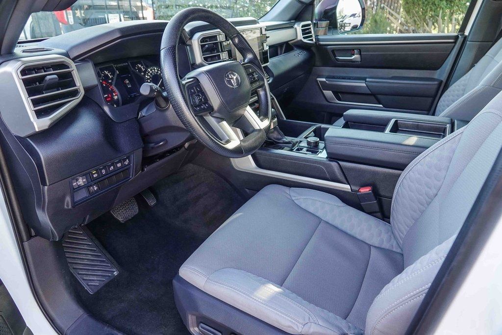 Thumbnail: 2025 Toyota Tundra - 10