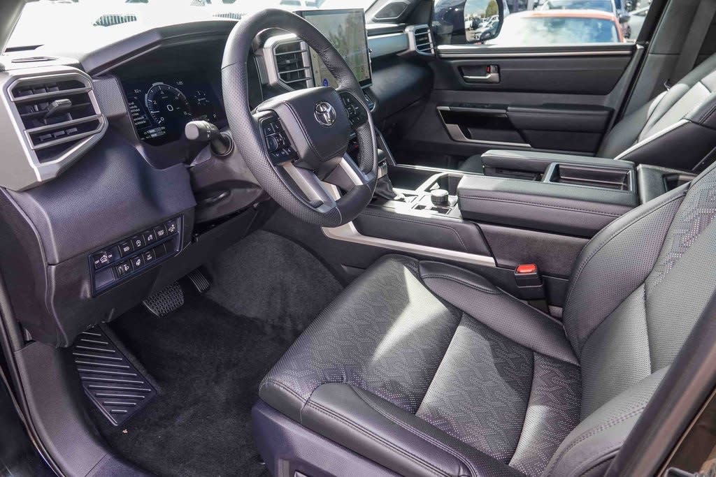 Thumbnail: 2025 Toyota Tundra - 10