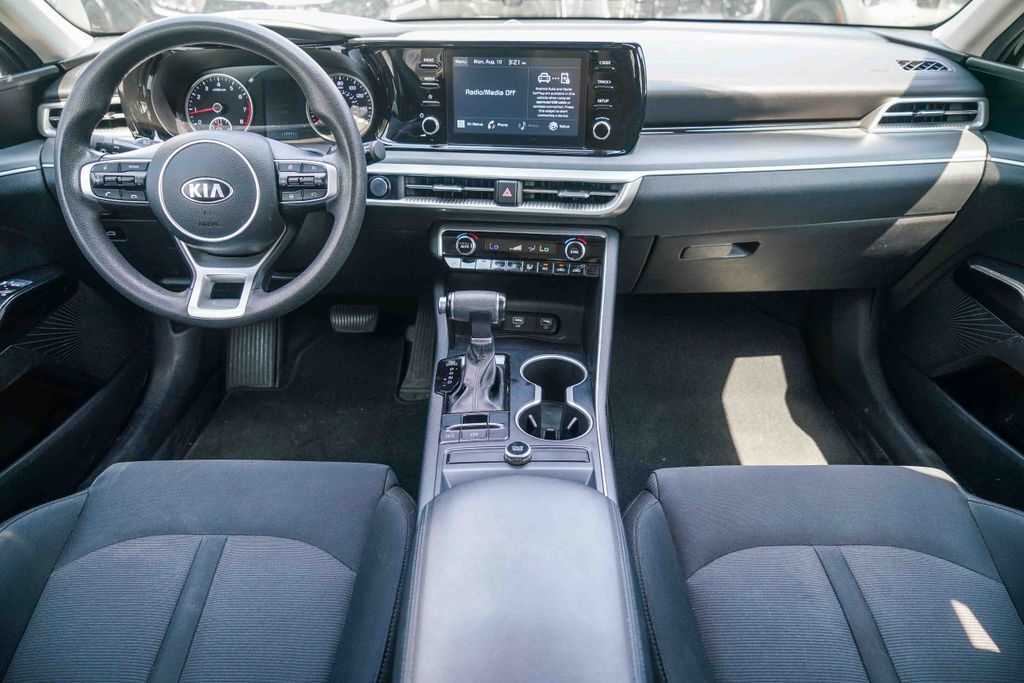 Thumbnail: 2021 Kia K5 - 2
