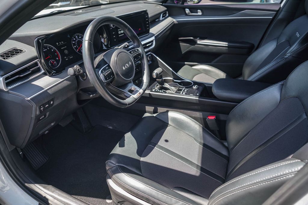 Thumbnail: 2022 Kia K5 - 9