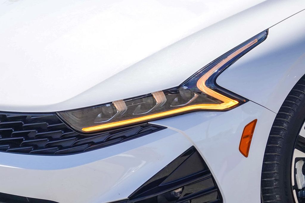 Thumbnail: 2022 Kia K5 - 20