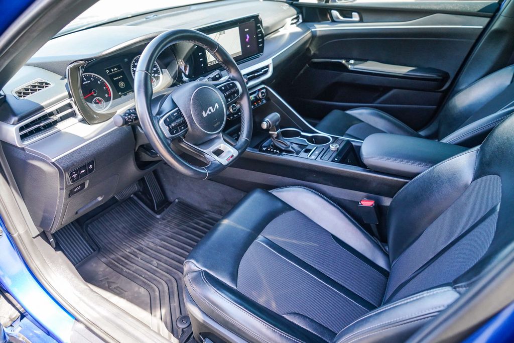 Thumbnail: 2022 Kia K5 - 10