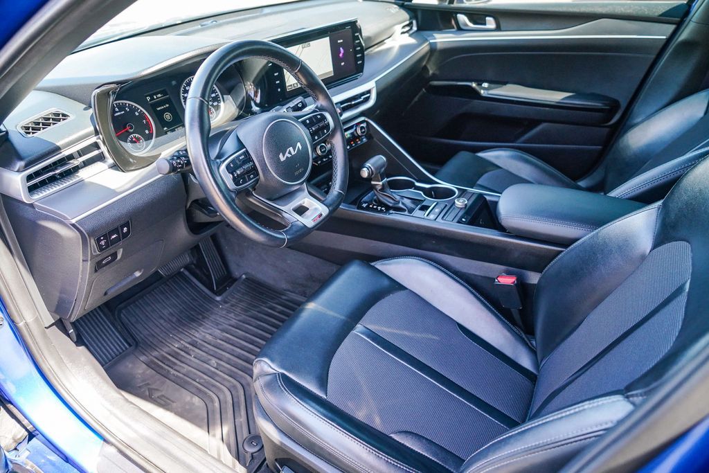 Thumbnail: 2022 Kia K5 - 9