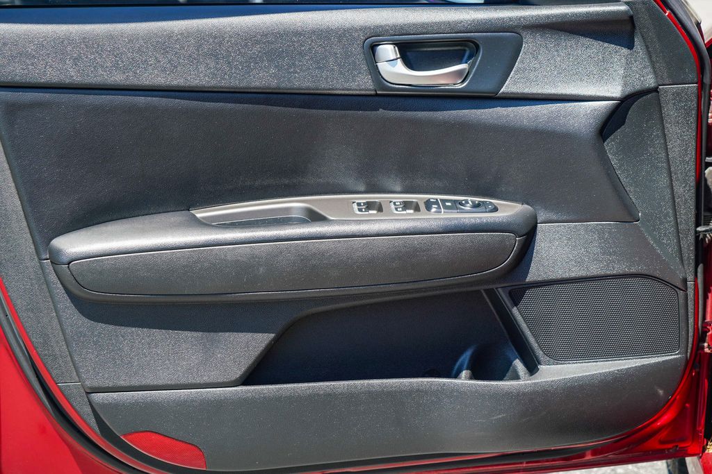 Thumbnail: 2020 Kia Optima - 23