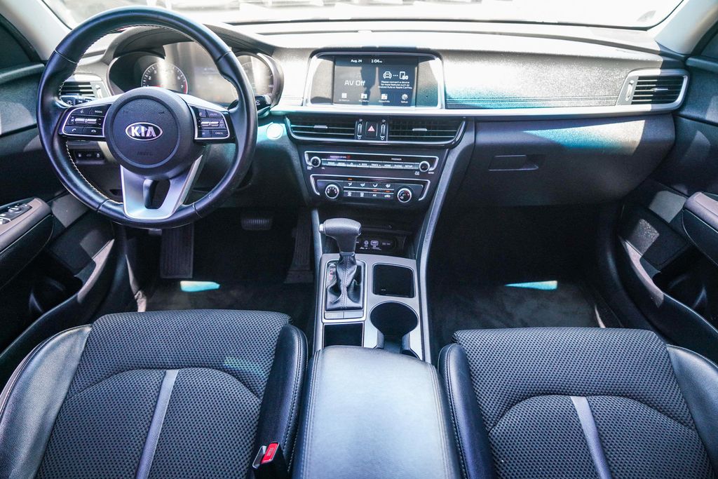 Thumbnail: 2020 Kia Optima - 2