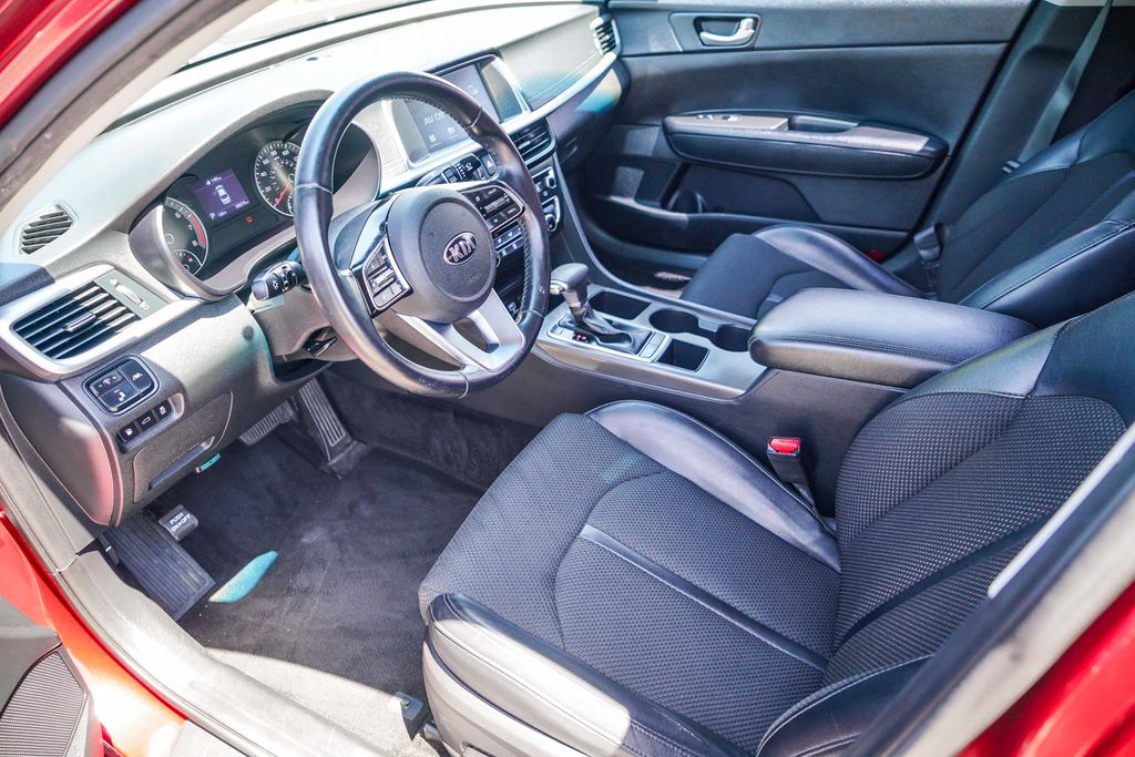 Thumbnail: 2020 Kia Optima - 10