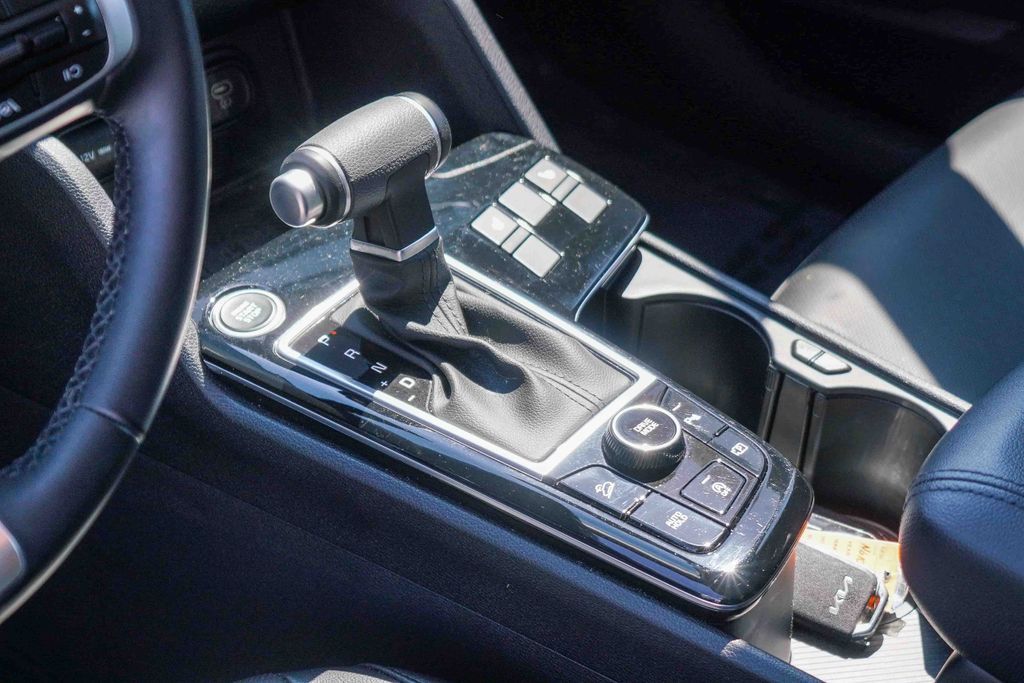 Thumbnail: 2025 Kia Sportage - 12