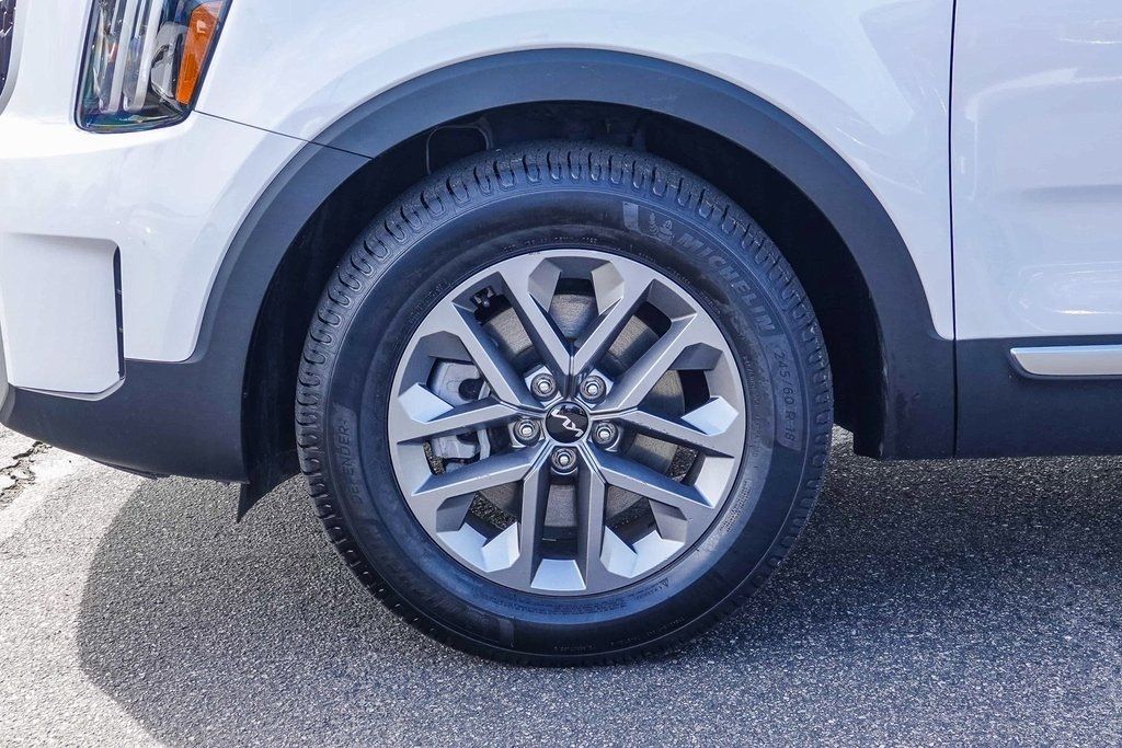 Thumbnail: 2023 Kia Telluride - 21