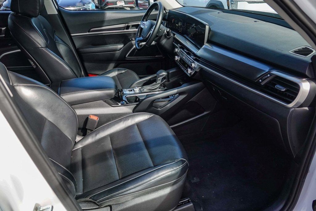 Thumbnail: 2023 Kia Telluride - 9