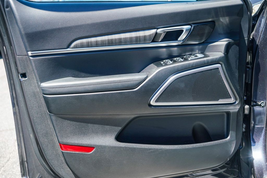 Thumbnail: 2025 Kia Telluride - 23