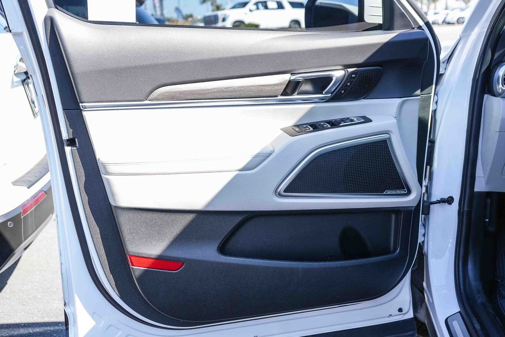 Thumbnail: 2022 Kia Telluride - 26