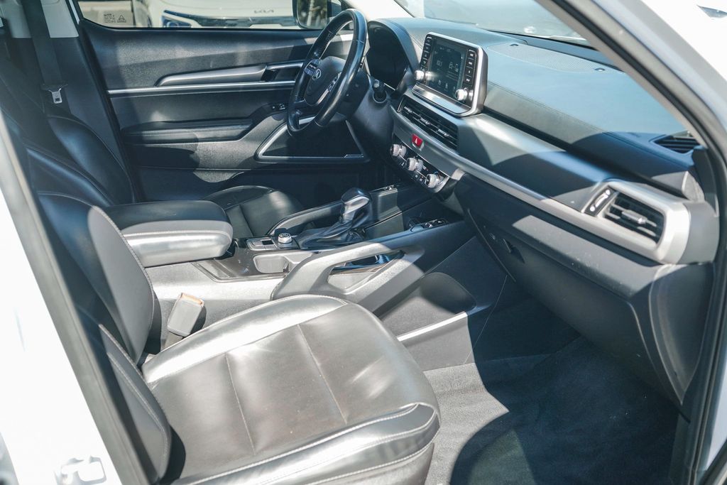 Thumbnail: 2020 Kia Telluride - 9