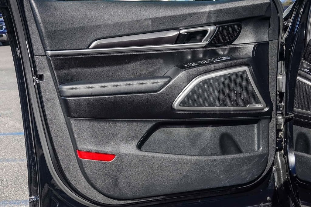 Thumbnail: 2023 Kia Telluride - 23