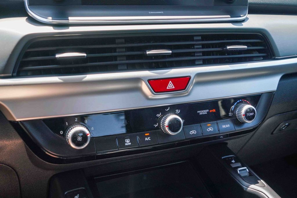 Thumbnail: 2021 Kia Telluride - 23