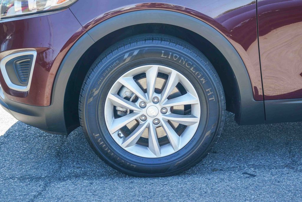 Thumbnail: 2017 Kia Sorento - 21
