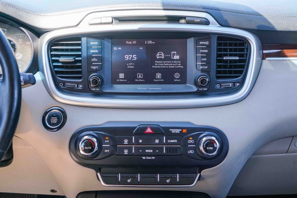 Thumbnail: 2017 Kia Sorento - 12