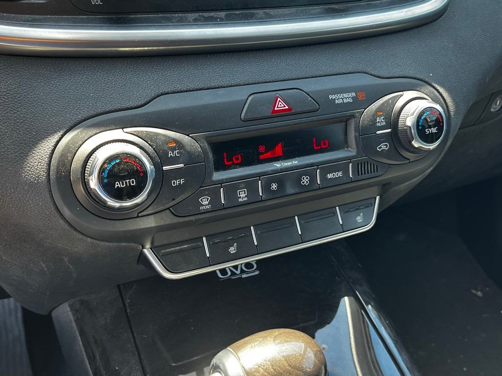 Thumbnail: 2016 Kia Sorento - 21