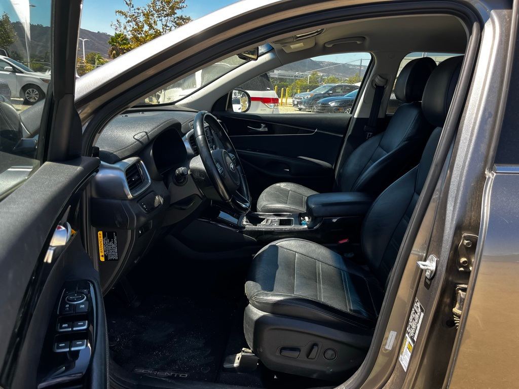 Thumbnail: 2016 Kia Sorento - 9